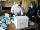 La presidente Visentin (a destra) con una volontaria